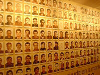 Mural donde se encuentran las fotos de los 272 Guardias Civiles asesinados por la banda terrorista ETA. El número total de asesinados asciende a más de 1000 personas.